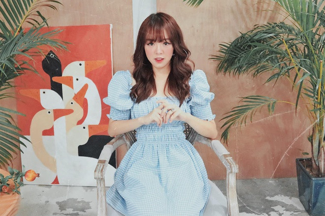 Cảm ơn các bạn khán giả PUBG Mobile. Thảo Trang đọc hết tất cả comment về mình ở khắp nơi, khen, chê, mình đều nhận để cố gắng thay đổi sau mỗi ngày của giải đấu”.