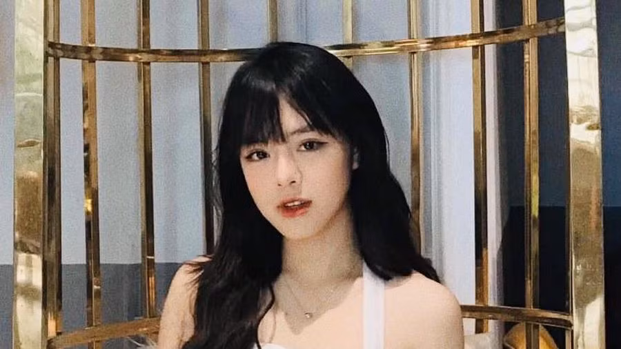 Tất nhiên, với một cô gái mới bắt đầu với Esports trong một năm trở lại đây, việc giữ vai trò là Host, ngồi chung bàn phân tích với những bình luận viên “gạo cội” không phải là dễ dàng với Thảo Trang.