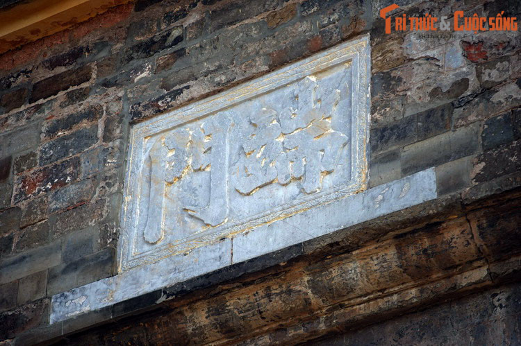 Sau những thăng trầm lịch sử, cánh cổng thành tuổi đời nhiều thế kỷ của kinh thành Thăng Long vẫn giữ được sự chắc chắn và uy nghiêm của mình.