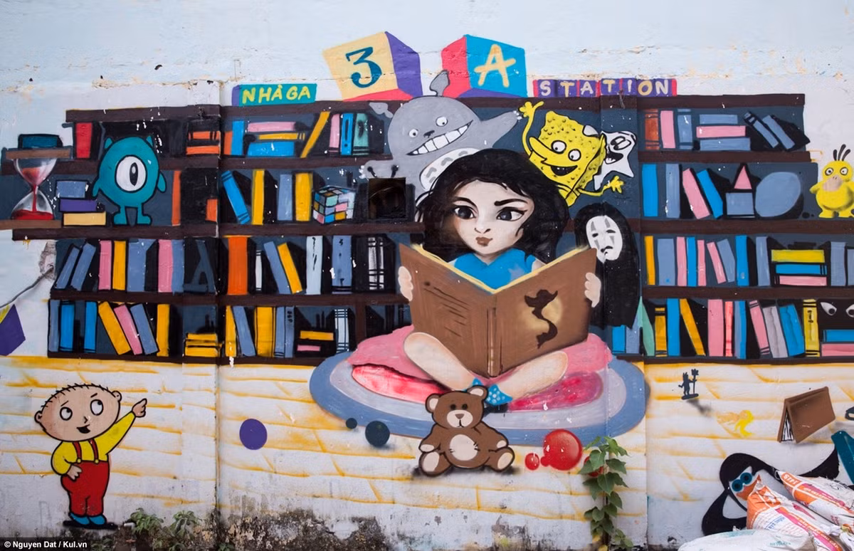 Nét cũ kỹ, sự thoáng đãng cùng cách bày trí cổ điển tạo nên không gian hoài cổ xen lẫn hiện đại bên trong Nhà ga 3A là một trong những lý do thu hút sự tham quan của nhiều khách du lịch và chính người dân thành phố.