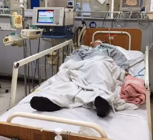 Hang loat nguoi nhap vien vi ngo doc ruou chua methanol