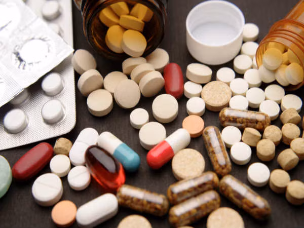 Thông thường, thuốc ngủ chỉ được kê theo toa cho bệnh nhân dễ ngủ và thư giãn hiệu quả hơn. Nhưng khi bạn đang dùng thuốc ngủ thường xuyên, bất cứ khi nào bạn thèm thuốc mà không cần phải tính đến thời gian, chứng tỏ bạn đã nghiện thuốc ngủ. (Nguồn ảnh: Boldsky)