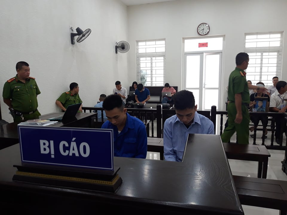 Tại tòa, Đinh Văn Giáp khai nhận có tiền án về tội buôn người, bị TAND TP Yên Bái xử 6 năm tù. Đối tượng này cũng khai đã bàn với Đinh Văn Trường về kế hoạch đi cướp: Nếu tài xế chống trả thì sẽ "xử" luôn! Trong trường hợp phải giết người, hai đối tượng còn dự định sẽ vứt xác nạn nhân vào một ao bèo.