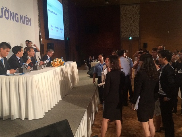 Tranh cãi "nảy lửa" tại một cuộc họp của Eximbank. Ảnh: VNN.