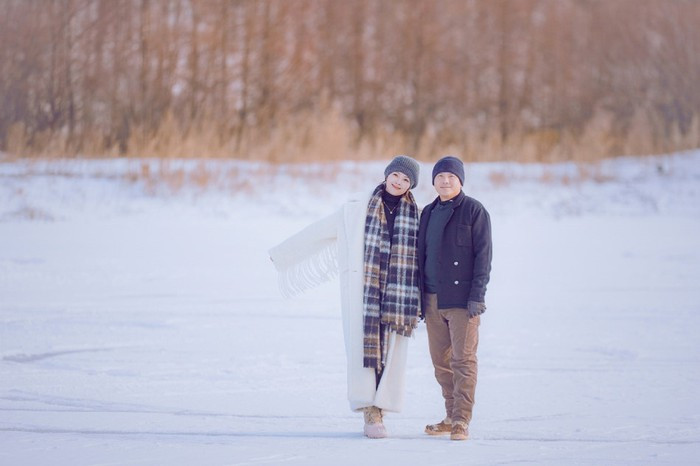 Từ một thiếu gia ăn chơi khét tiếng Vương Kha rơi vào cảnh nợ nần với con số lên tới 47 triệu USD. Tháng 5/2018, tờ ON của Hong Kong đưa tin Lưu Đào đã thay chồng trả dứt điểm số tiền nợ. Trong 5 năm qua cô liên tục đóng phim, tham gia show, đi sự kiện để thanh toán các khoản nợ của chồng.