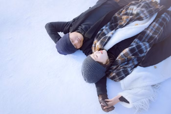 Năm 2008, Lưu Đào kết hôn với một trong "Kinh thành tứ thiếu" (4 thiếu gia đất Bắc Kinh) là Vương Kha chỉ sau 20 ngày gặp gỡ. Đám cưới hoành tráng nhưng nhiều thị phi diễn ra trong suốt 4 ngày với chi phí hơn 600 nghìn USD. Nhưng niềm vui ngắn chẳng tày gang, năm 2010, báo chí Trung Quốc đồng loạt đưa tin Vương Kha đệ đơn phá sản, bị tòa triệu tập vì khoản nợ khổng lồ. Năm 2011, Vương Kha cũng phải ra tòa vì rắc rối liên quan đến thẻ tín dụng.