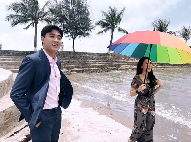 Khanh My '3 giay' va hot boy, hot girl bi 'boc phot' vi khoe khoang