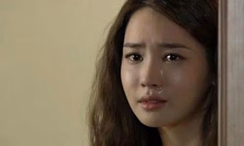 Moi lan gian nhau chong sap cuoi deu len giuong voi tinh cu