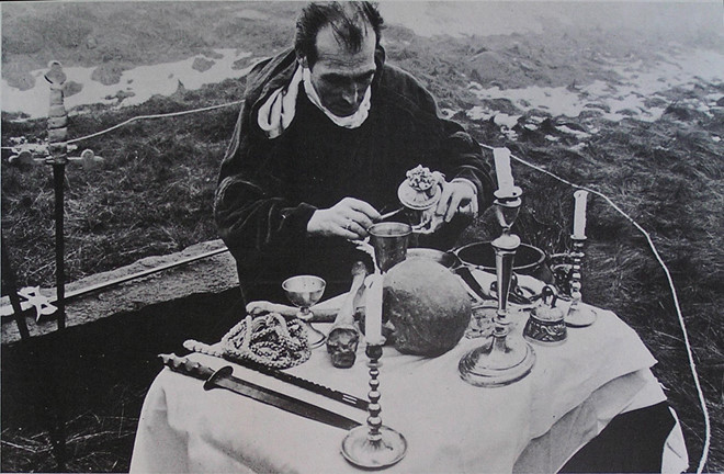 Bi an kinh hoang ve nghia dia cua giao phai phu thuy mafia-Hinh-2