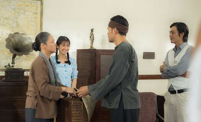 "Không ai nghĩ đây là hai mẹ con, nếu nói hai vợ chồng thì giống hơn", một khán giả nhận xét. Nhật Kim Anh cũng thừa nhận cô không nhịn được cười mỗi khi đóng cảnh mẹ con với Lâm Minh Thắng. Để tạo sự thuyết phục cho vai diễn của mình, nam diễn viên 38 tuổi phải hóa trang kỹ và thay đổi cách ăn nói, cử chỉ, điệu bộ.