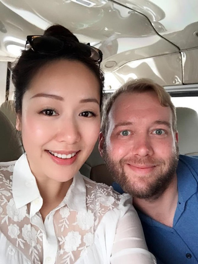 Tháng 12/2013, hoa hậu tổ chức đám cưới với chồng ngoại quốc người Anh, tên thật là Loz Whitaker. Ba năm sau, cô mang bầu nhưng bị sảy thai sau 4 tháng. Nguyên nhân không thể xác định rõ ràng khiến cô và gia đình rất đau buồn. Đến năm 2018, cô đón nhận tin vui mới và hạ sinh con gái đầu lòng vào tháng 2 năm nay.