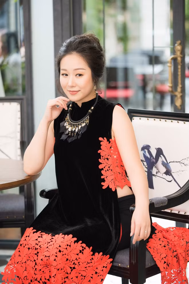 Mỹ nhân họ Ngô theo đuổi hình tượng phụ nữ trưởng thành và gợi cảm. Sau một thời gian đăng quang, Phương Lan không tham gia hoạt động giải trí nhiều mà chú tâm vào việc học. Cô được nhận xét có thân hình đầy đặn hơn lúc trước.