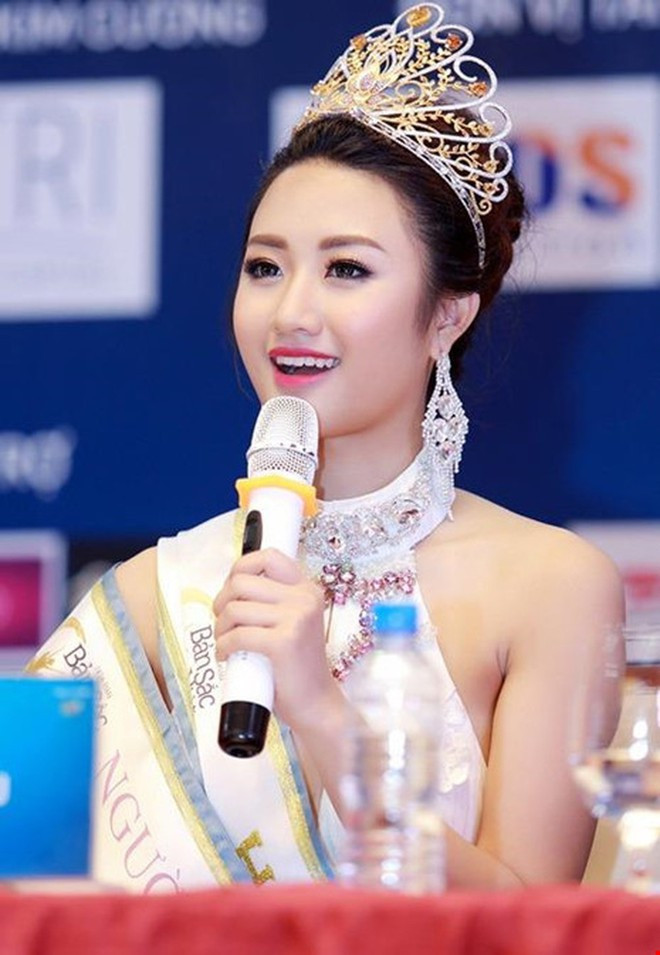 Thu Ngân trở thành Hoa hậu Bản sắc Việt toàn cầu năm 2016, khi cô mới 20 tuổi. Nhan sắc của 9X Hải Phòng được nhận xét đậm chất Á Đông, hợp mắt với đa số khán giả. Tại thời điểm đăng quang, Thu Ngân cao 1,7 m, nặng 49 kg với số đo 3 vòng tiệm cận chuẩn 87-59-92.