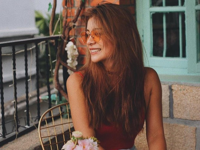 Lyla Lyn (sinh năm 1990) là ca sĩ, người mẫu, diễn viên nổi tiếng ở Đài Loan, Trung Quốc. Nhờ gương mặt ăn ảnh và thân hình quyến rũ, 9X từng được xuất hiện trên trang bìa của nhiều tạp chí nổi tiếng về thời trang, làm đẹp như Vogue, Men's Body, FLASH...