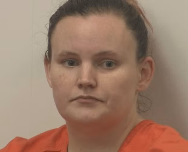 Bao mau cuong buc cau be 11 tuoi roi sinh con cho nan nhan lanh an tu