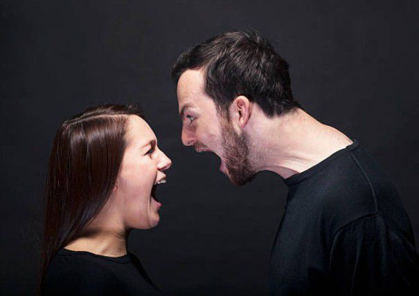 Tuy nhiên, cũng có một số ý kiến lo ngại về mối quan hệ của cặp vợ chồng này sau đám cưới: "Chưa chính thức sống với nhau ngày nào đã vậy rồi. Liệu đến khi về chung một nhà không biết cách ứng xử của họ có như thế này nữa không?". (Ảnh minh họa)