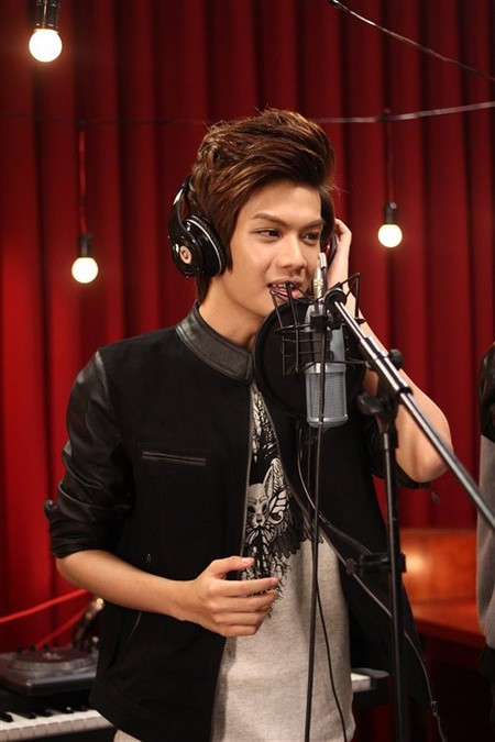 5. Đào Bá Lộc: Gây ấn tượng tại Giọng hát Việt với vóc dáng mảnh mai nhưng giọng hát đầy nội lực, Đào Bá Lộc là một trong 4 thí sinh được ủng hộ của đội Hồ Ngọc Hà. Rời khỏi chương trình, chàng trai sinh năm 1993 trở thành một ca sĩ, nhạc sĩ trẻ triển vọng.