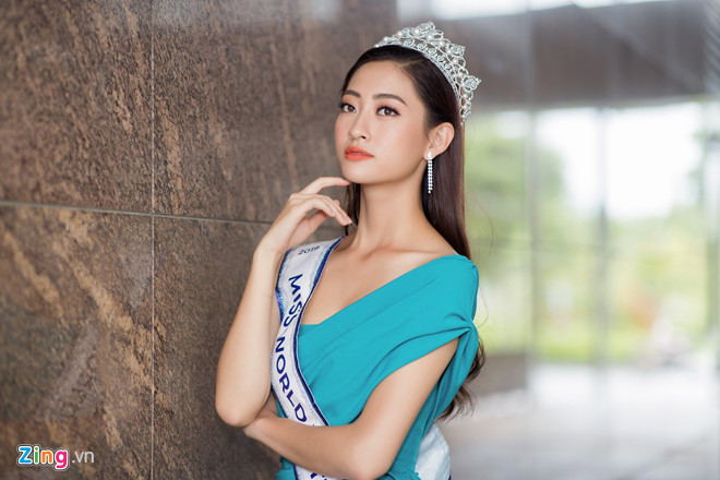 HH Luong Thuy Linh mo lai trang ca nhan sau 3 ngay dang quang