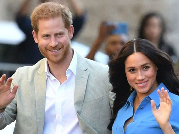 Hoang tu Harry muon tu bo tuoc hieu hoang gia, nu hoang Anh noi gi?