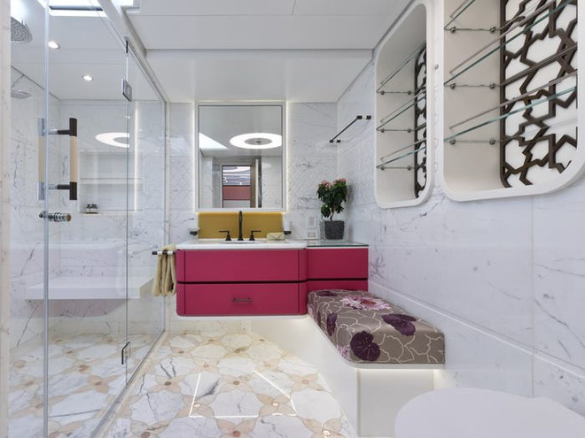 Mỗi phòng ngủ đều được đi kèm với một phòng tắm sang trọng, trang nhã, đầy đủ các tiện nghi cần thiết.