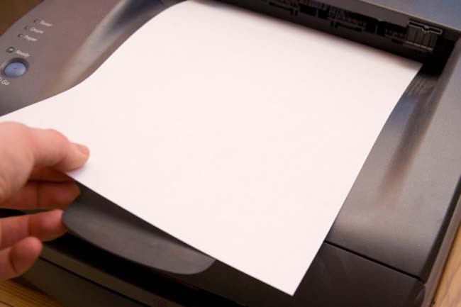 Máy in: Tất các các loại máy in, đặc biệt là máy in laser và máy photo-copy phát ra các hạt siêu mịn khiến những ai mắc các bệnh về hô hấp khi tiếp xúc với những thiết bị này sẽ bị bệnh nặng hơn. Loại mực sử dụng trong máy in kích thích các triệu chứng hô hấp.