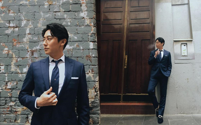 Sở hữu chiều cao 1,85 m và vóc dáng nổi bật, nam ca sĩ được khen hợp mặc vest. Trong hầu hết hình ảnh trên trang cá nhân, Rocker Nguyễn đều mặc lịch sự, chỉn chu, toát lên dáng vẻ doanh nhân.