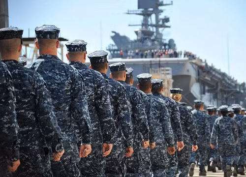 Tu lenh My mat viec vi scandal voi gai lang choi