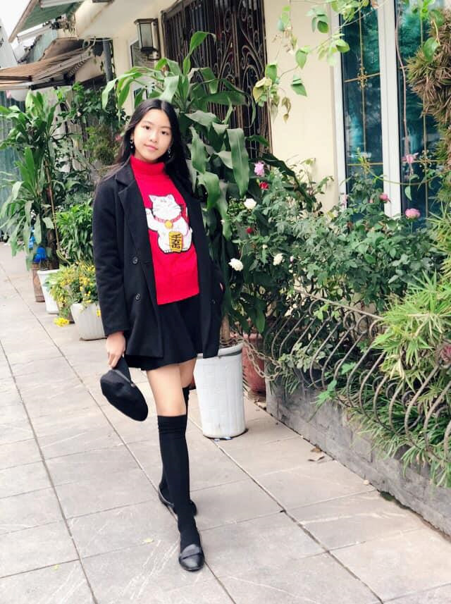 Lọ Lem được dân mạng khen có thân hình cân đối và gương mặt khả ái. Nhiều người cho rằng con gái lớn của nghệ sĩ Quyền Linh nên đi theo con đường người mẫu vì chiều cao tốt cùng sự hậu thuẫn từ người cha nổi tiếng.