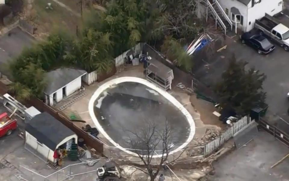 Thi thể của Marcial được tìm thấy trong một bể bơi bỏ hoang.