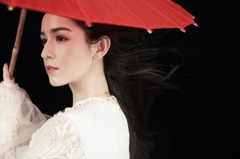 3 'vu khi' sac ben cua phu nu de thu hut dan ong giau co