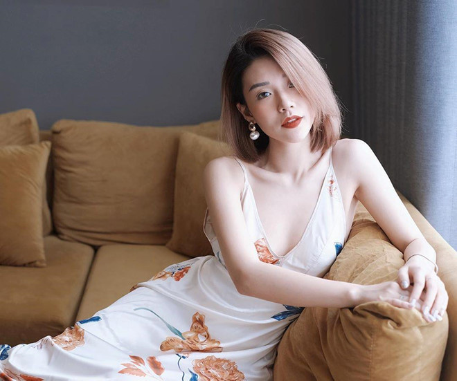 Trên trang cá nhân, vợ Rhymastic chăm chỉ đăng ảnh khoe vóc dáng và nhận được nhiều lời khen của dân mạng. Fan của vợ chồng chàng rapper thường vui đùa rằng từ khi kết hôn, Huyền Mít gợi cảm và quyến rũ hơn trước.