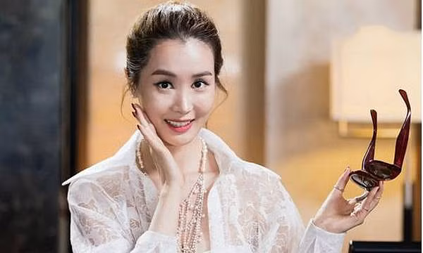 Hết hồn khi vợ nâng cấp vòng 1 để đón Tết Het hon khi vo nang cap vong 1 de don Tet