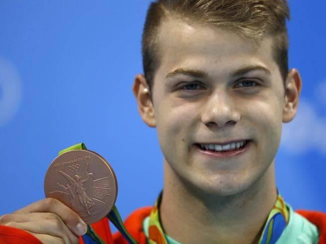 Kinh ngu Hungary bi bat vi tan cong tinh duc co gai 18 tuoi