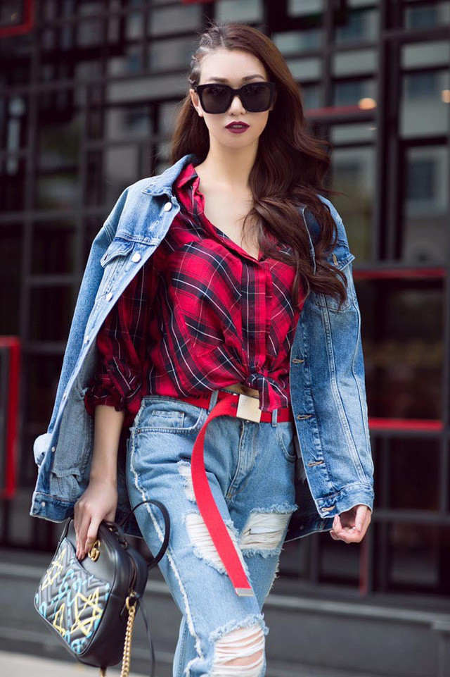 Hàng hiệu của Khánh My đếm không xuể từ quần áo, giày dép, túi xách đến phụ kiện.