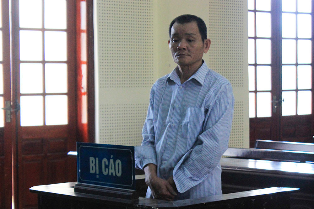 Xot xa phien toa xu cha dung dao giet con trai truong o Nghe An