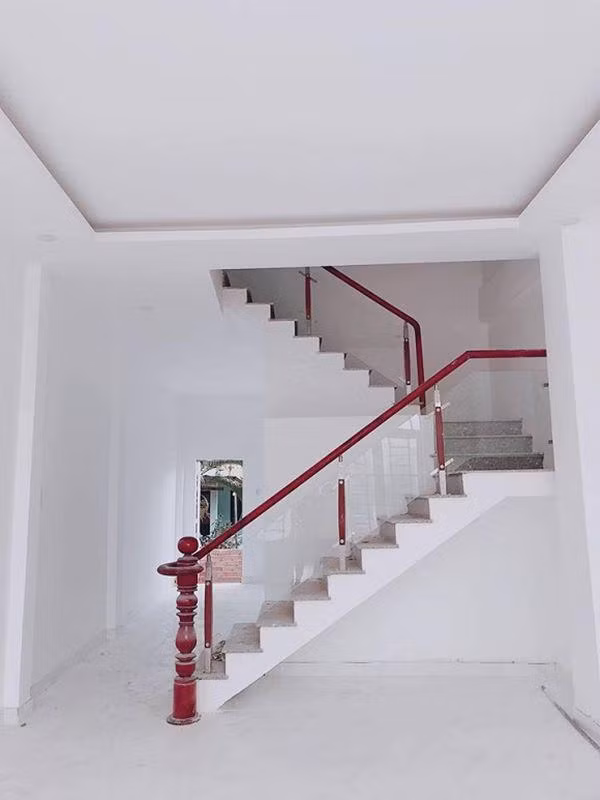 Căn nhà đang trong giai đoạn thoàn thiện nội thất.