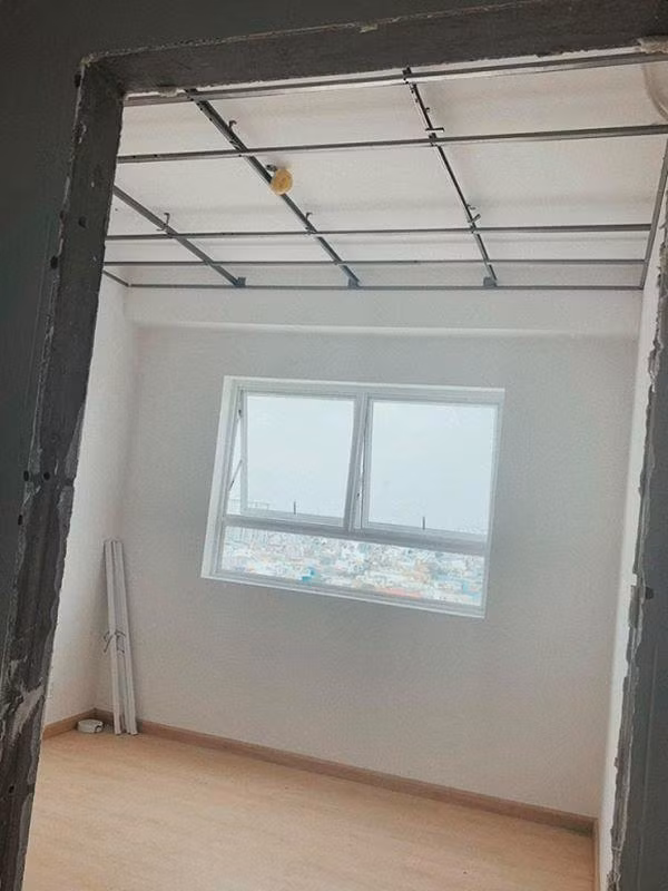 Từ các phòng có thể nhìn ra thành phố.