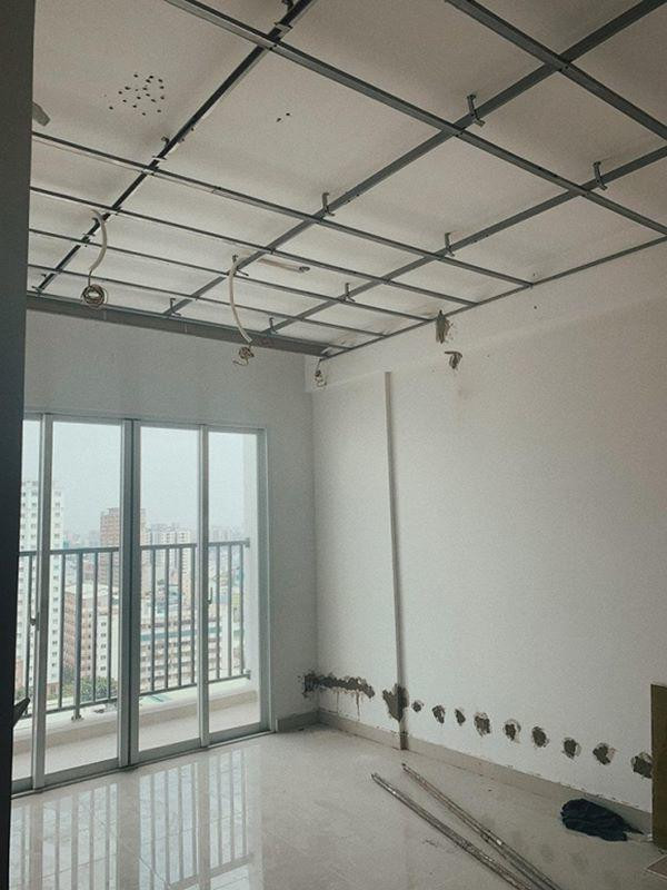 Tuy vậy bà xã Tiến Dũng vẫn tiết lộ thêm cô đang sở hữu một căn nhà khác và chuẩn bị mua thêm nhà trong năm nay.