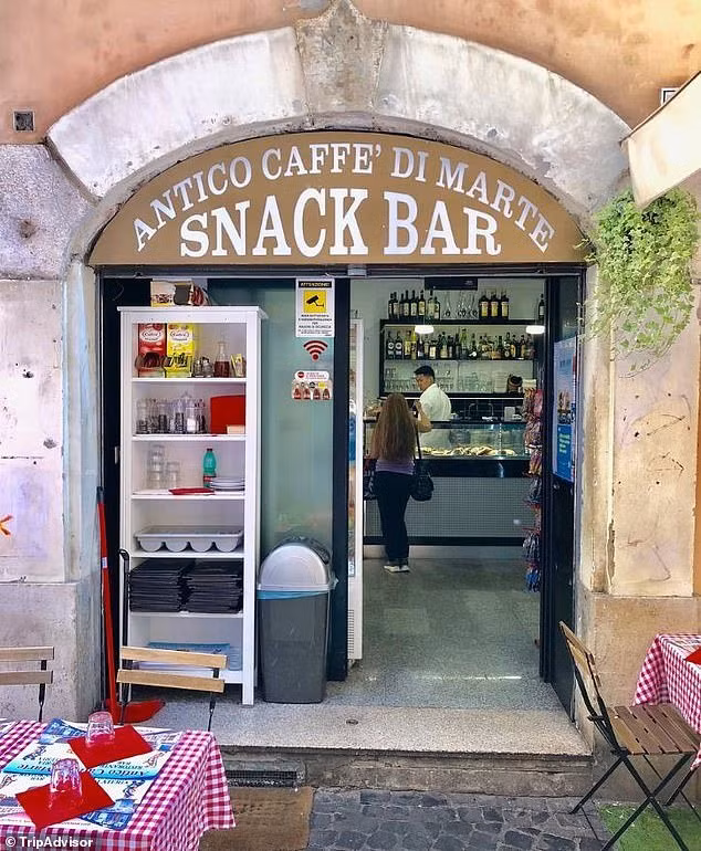 Du khach buc xuc vi an 2 to my bi doi 10 trieu, tip 2 trieu dong-Hinh-2