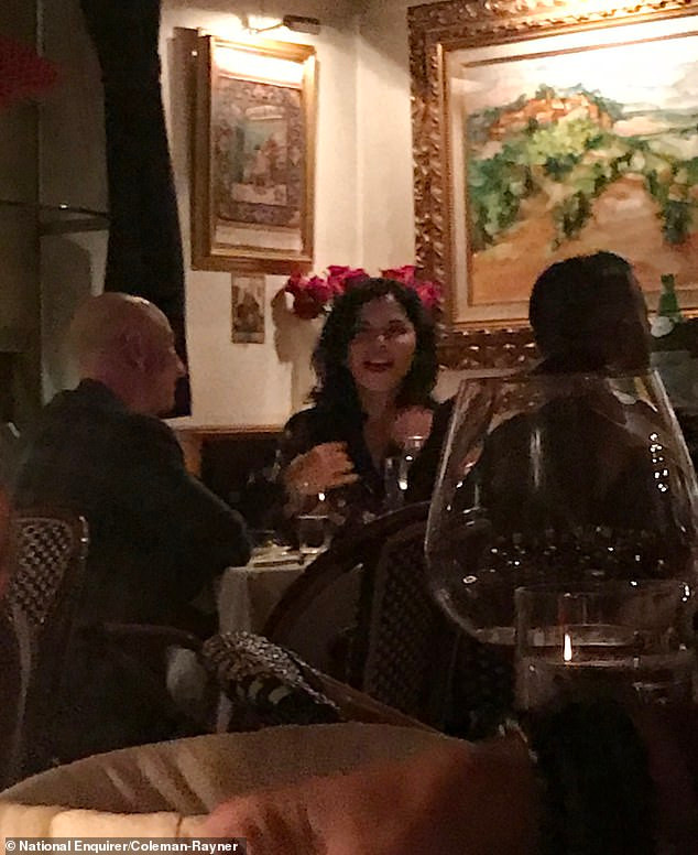 Lo anh Jeff Bezos dam duoi voi nguoi tinh truoc khi ly hon-Hinh-2