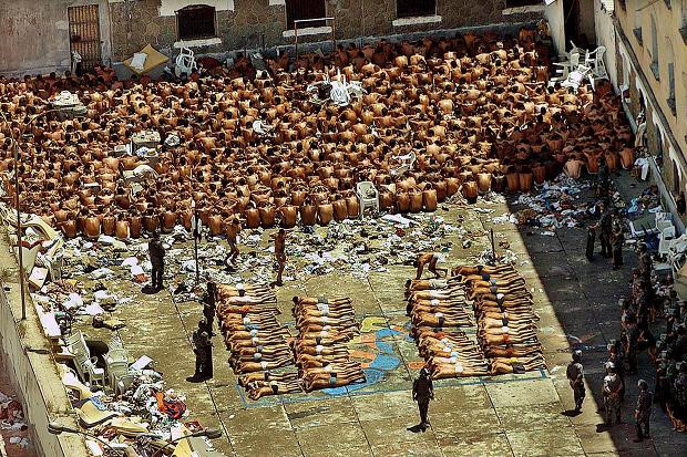 5 vu tham sat tu nhan kinh hoang nhat trong trai giam