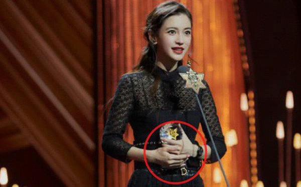 Angela Baby hanh dong la chung minh van hanh phuc voi chong