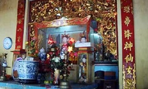 Nhung cau chuyen ky bi, tam linh quanh ngoi den o Hung Yen