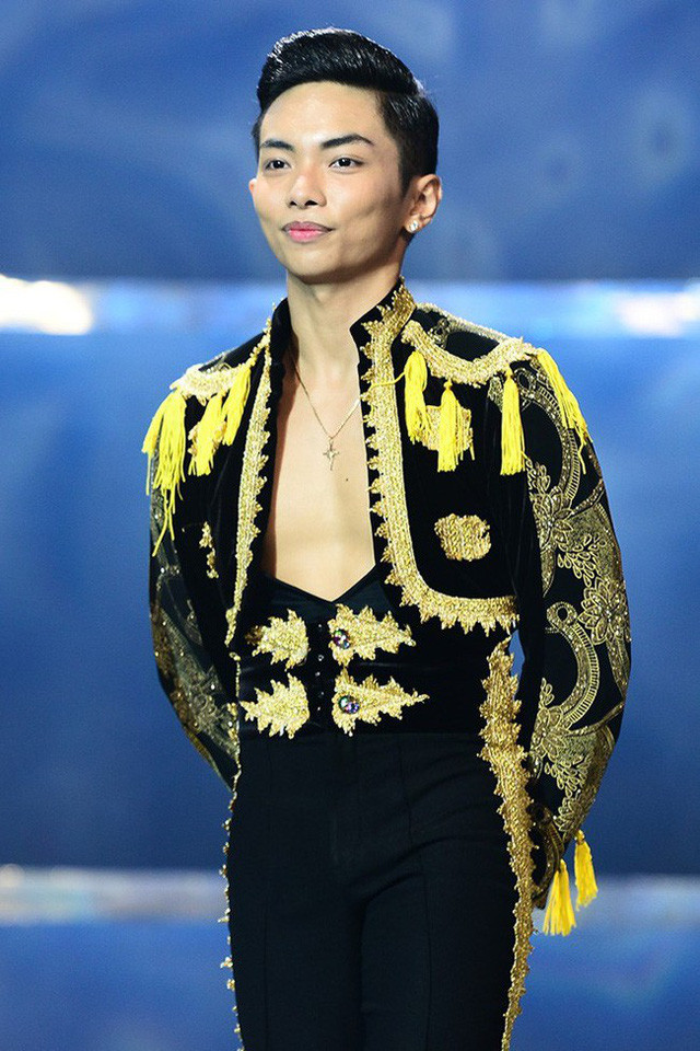 Phan Hien bat ngo muon giai nghe khi thay con trai lam dieu nay