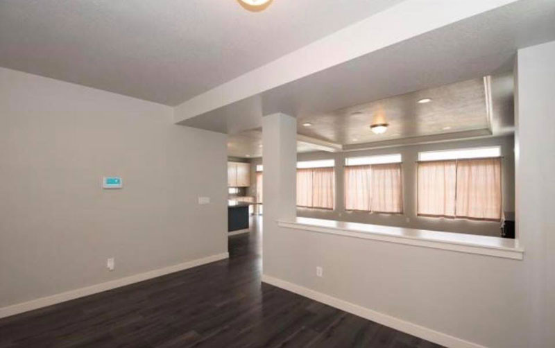 "Năm 18 tuổi, tôi đã mơ ước có được căn nhà riêng. Sau 4 năm tôi đã làm được và tất nhiên phải có cả sự đồng lòng của chồng nữa. Gia đình và chồng tôi đều hài lòng về ngôi nhà mới nên tôi quyết định mua luôn, không suy nghĩ nhiều", Múi Xù chia sẻ.