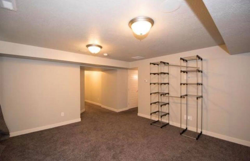 Từng ngóc ngách của căn nhà.