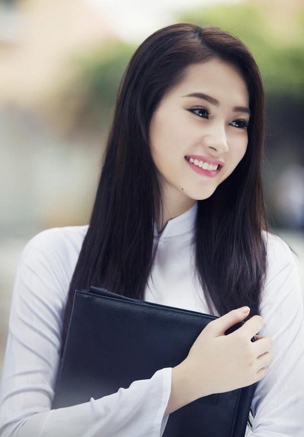 Từ khi đăng quang cho đến thời điểm hiện tại, Hoa hậu Thu Thảo chẳng mấy khi thay đổi diện mạo với những kiểu tóc mới.