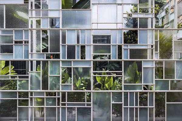 Hệ rào bằng khung thép hộp đem đến một cái nhìn khác lạ về thứ gọi là hàng rào.