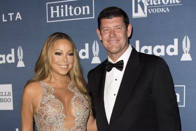 Được mô tả là vị tỷ phú đào hoa nhất Australia, Packer không ngần ngại vung tiền mua những món đồ xa xỉ cho các mỹ nữ của mình. Ảnh: Etcanada.