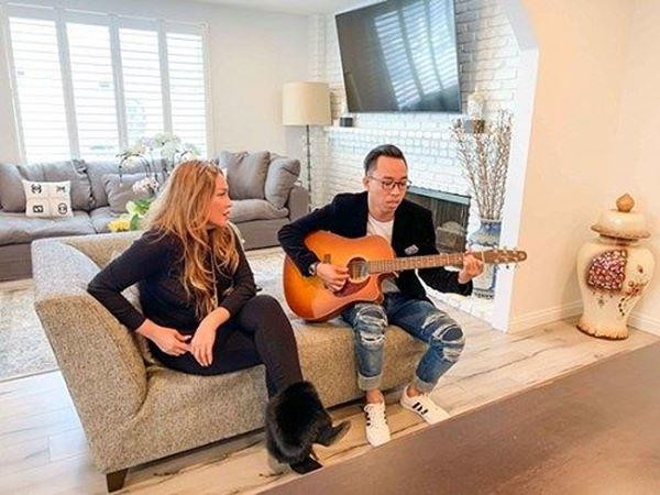 Những hình ảnh bên trong căn nhà của nữ ca sĩ nổi tiếng bậc nhất Việt Nam khiến nhiều người ngỡ ngàng. Nội thất được chọn lựa kĩ càng với tông màu be - xám.